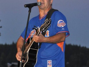 Singer Joey James Dean did the right thing, and continues to work MLB FanFest