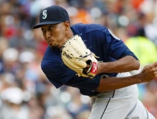 Flame-throwing Edwin Diaz will now close for the Mariners